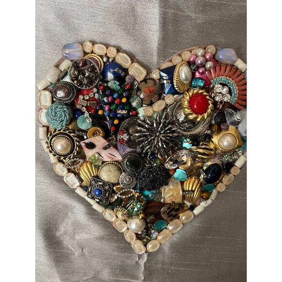 Vintage Jewels heart collage on canvas silk blend backing Handmade 16x12 inches - Picture 2 of 5